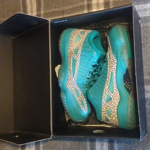 Air Jordan 11 Retro Low IE